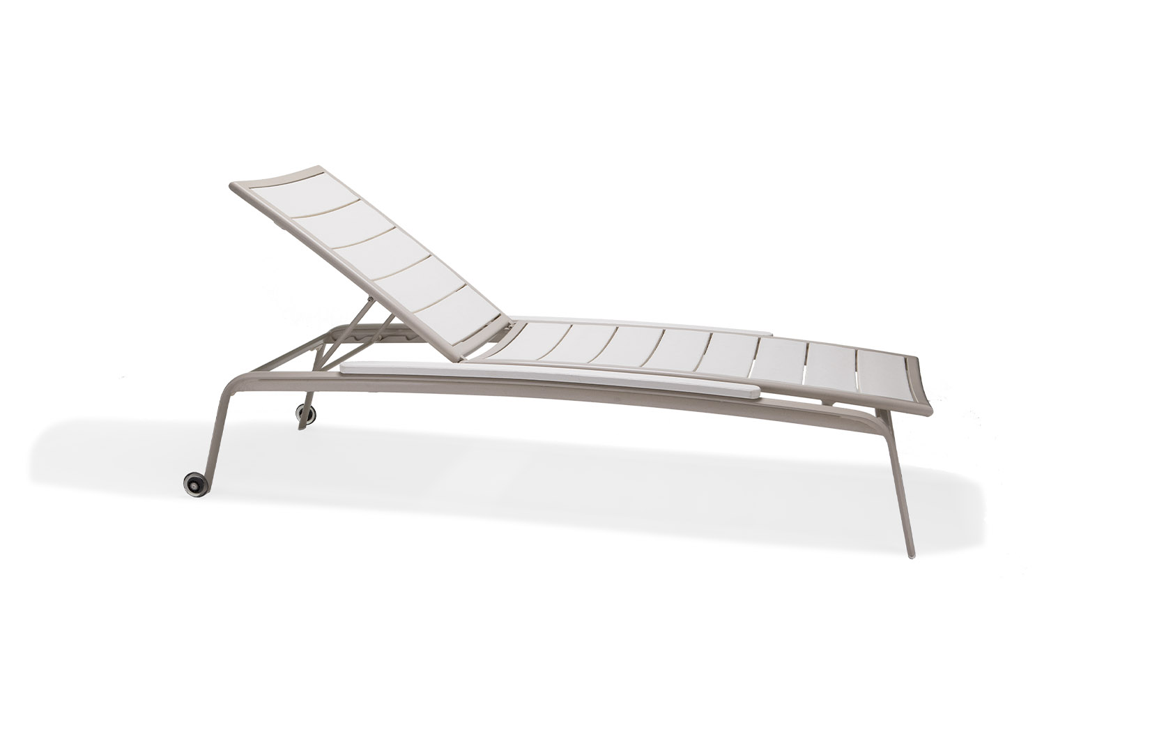 Seascape Collection Chaise Lounge with Wheels by Texacraft